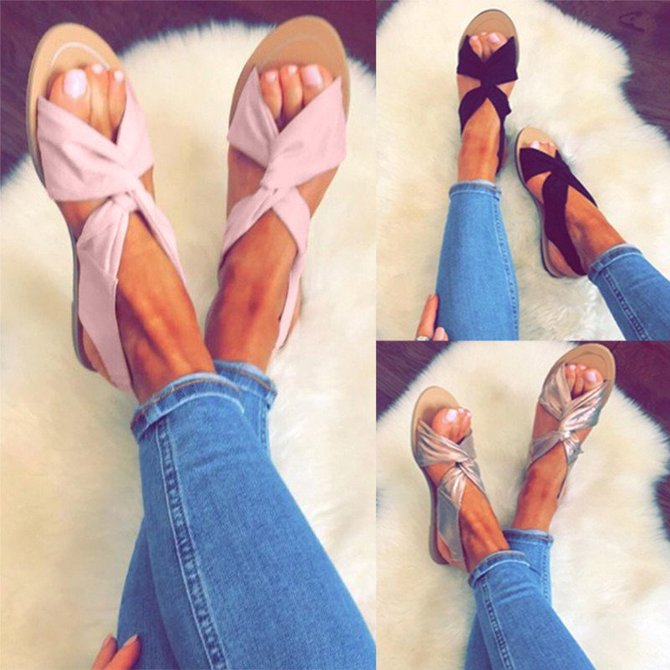 beach sandals with straps